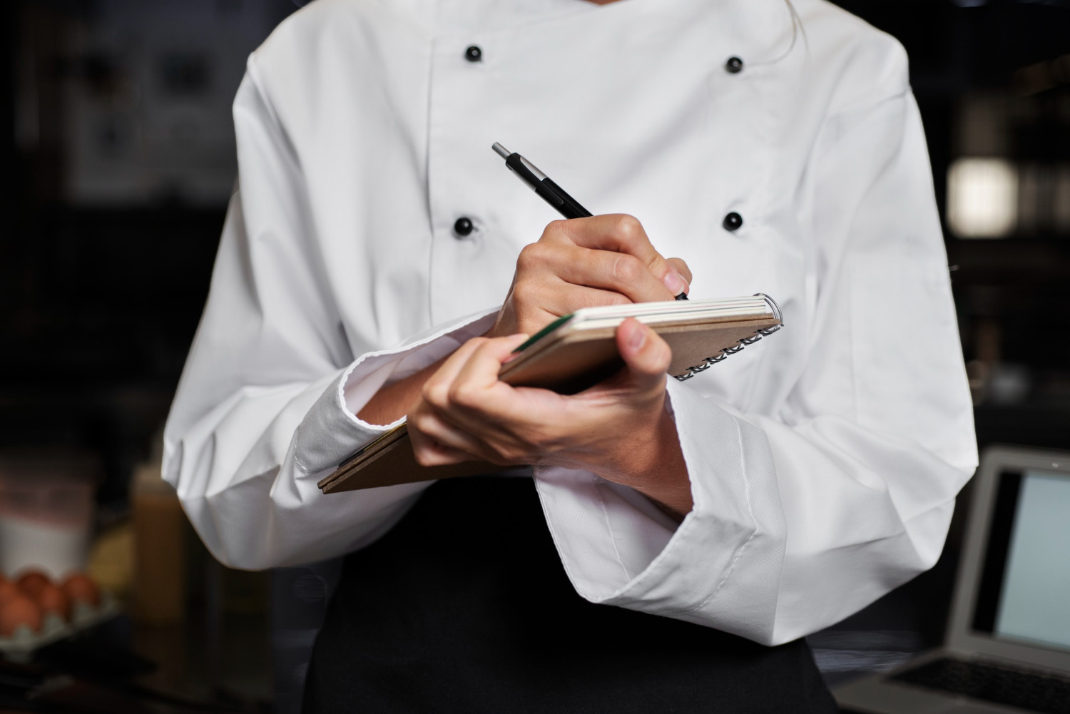 Тренди ресторанного бізнесу в Україні 2026: cloud kitchens з мультиконцептами, plant-based mainstream, delivery-first models, functional foods, corporate catering, meal-prep
